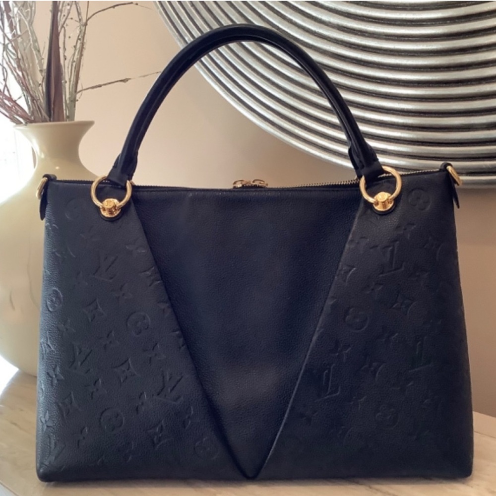 LOUIS VUITTON V Tote MM Black Leather Handbag EUC & Authentic - Picture 11 of 15